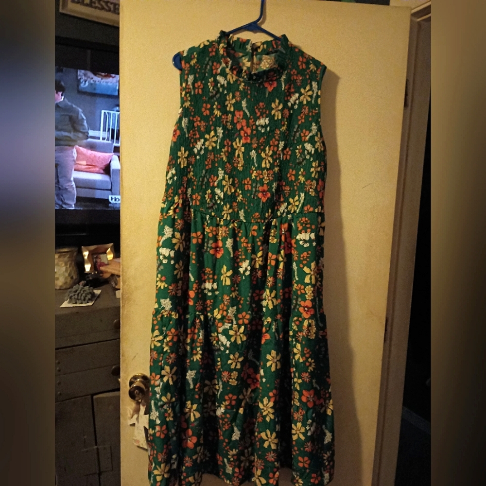 Women's plus size NWOT from Bloom Chic size 22-24